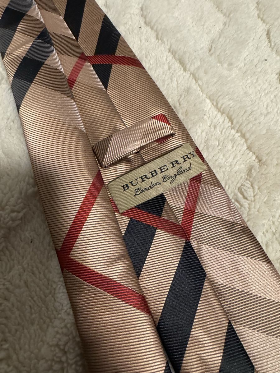 Burberry Cravatte: burberry kravatte – Nuovo (secondo la descrizione) da zürich venduto da sel_c7gk 1
