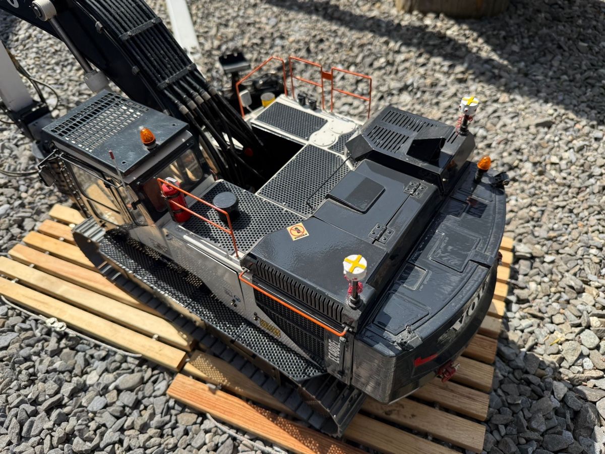 Modellismo RC: RC Bagger  Hydraulisch Egli – Usato da Altdorf UR venduto da modellbau-widmer 4