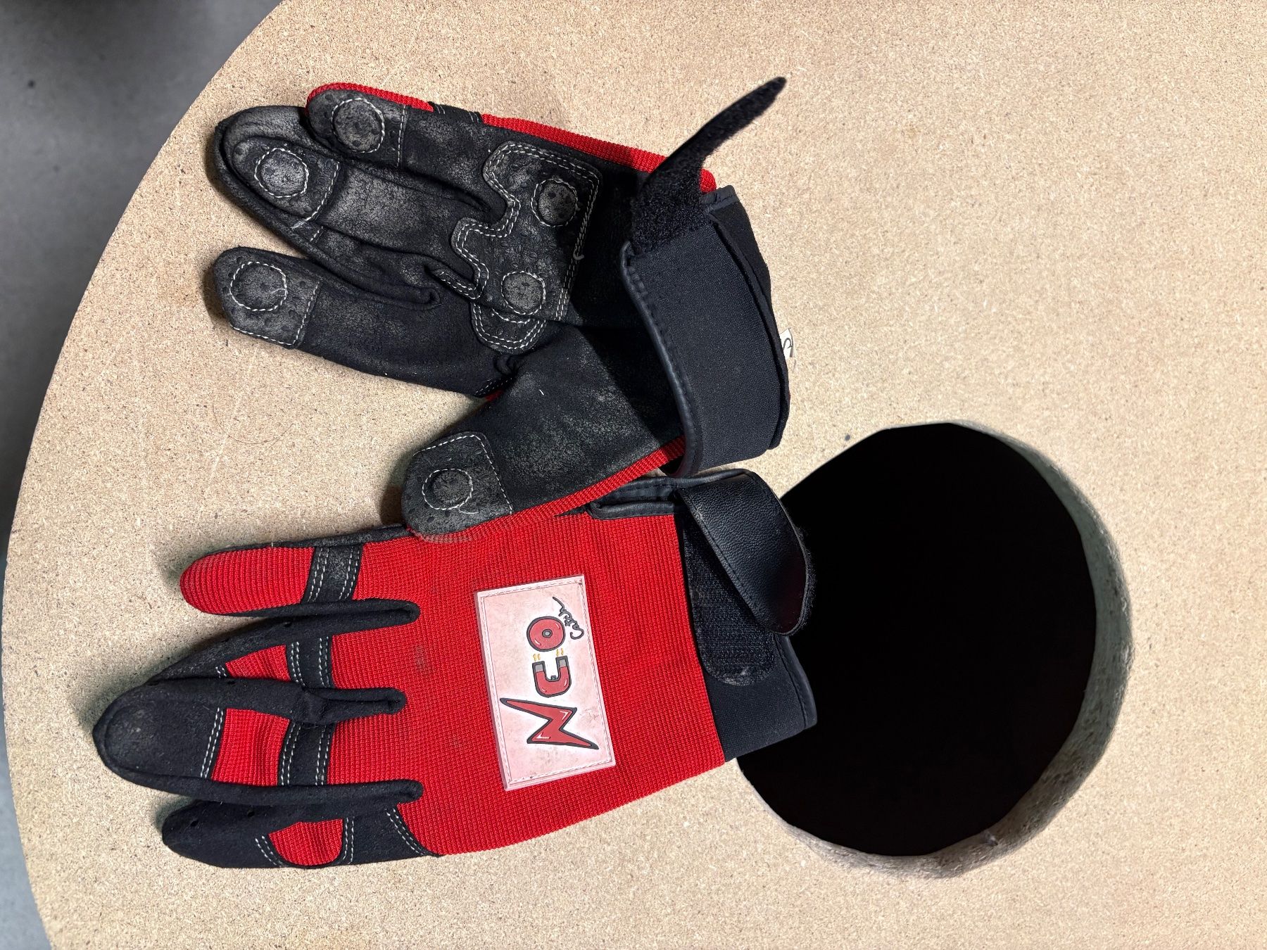 Guanti & manicotti: NCO Lederhandschuhe – Usato da Buchs SG venduto da Minka1987
