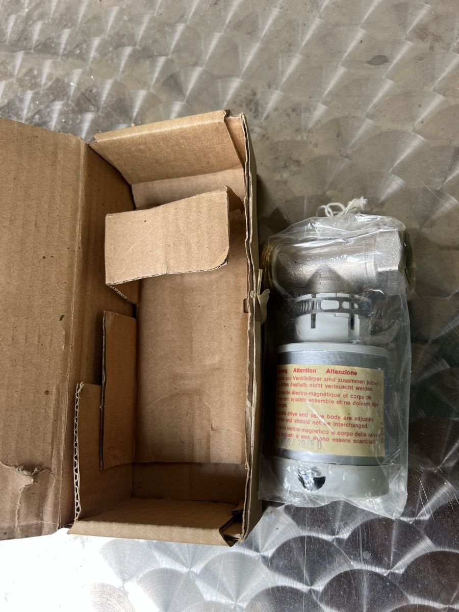 Radiatori: Zonenventil neu in Verpackung  – Nuovo e nell'imballaggio originale da Neuenhof venduto da Willi111