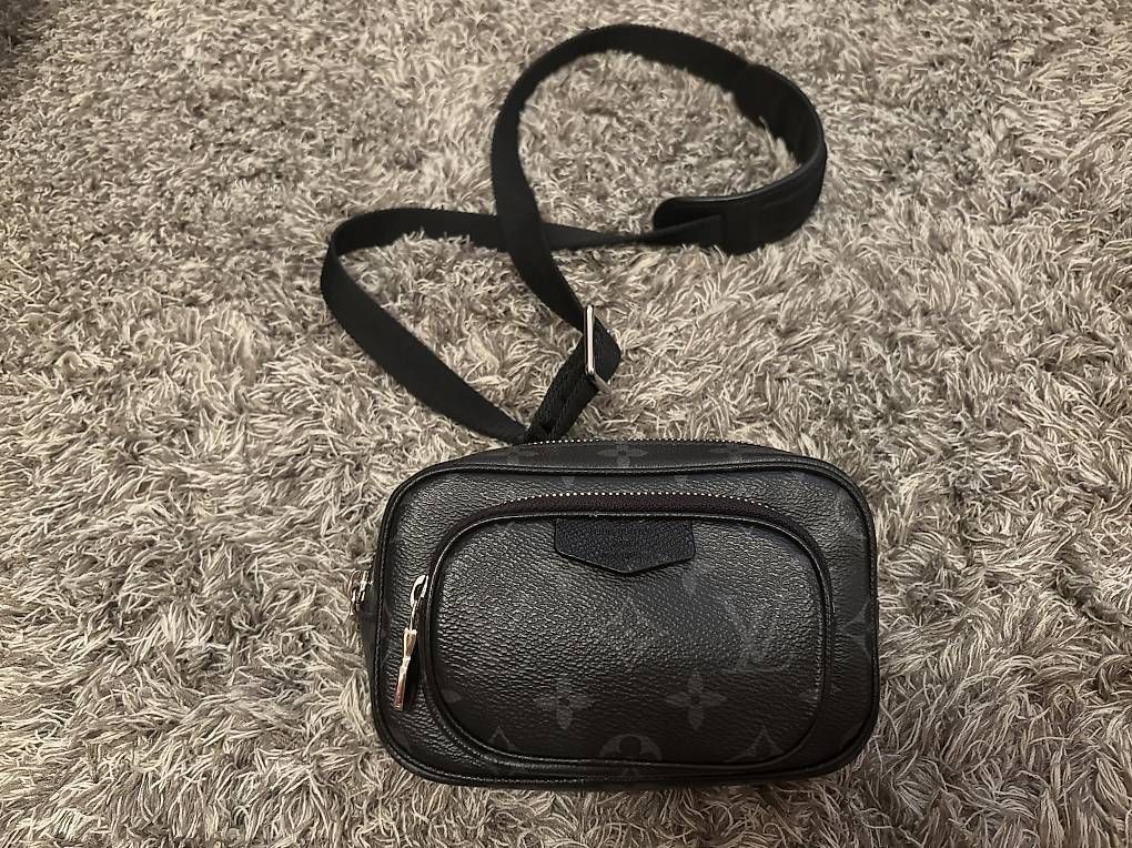 Sacs femmes: Louis Vuitton Umhängetasche – D'occasion à Kehrsatz par ale_zpc6