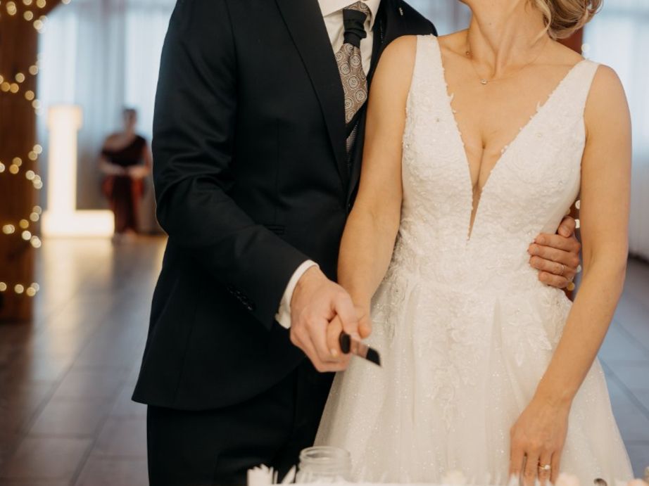 Vestiti: Elegantes Hochzeitskleid in Ivory – Usato da Zürich venduto da sta_hr9h 5