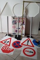 BIG Verkehrsschilder Spielzeug Set (Signalhöhe 68 cm)