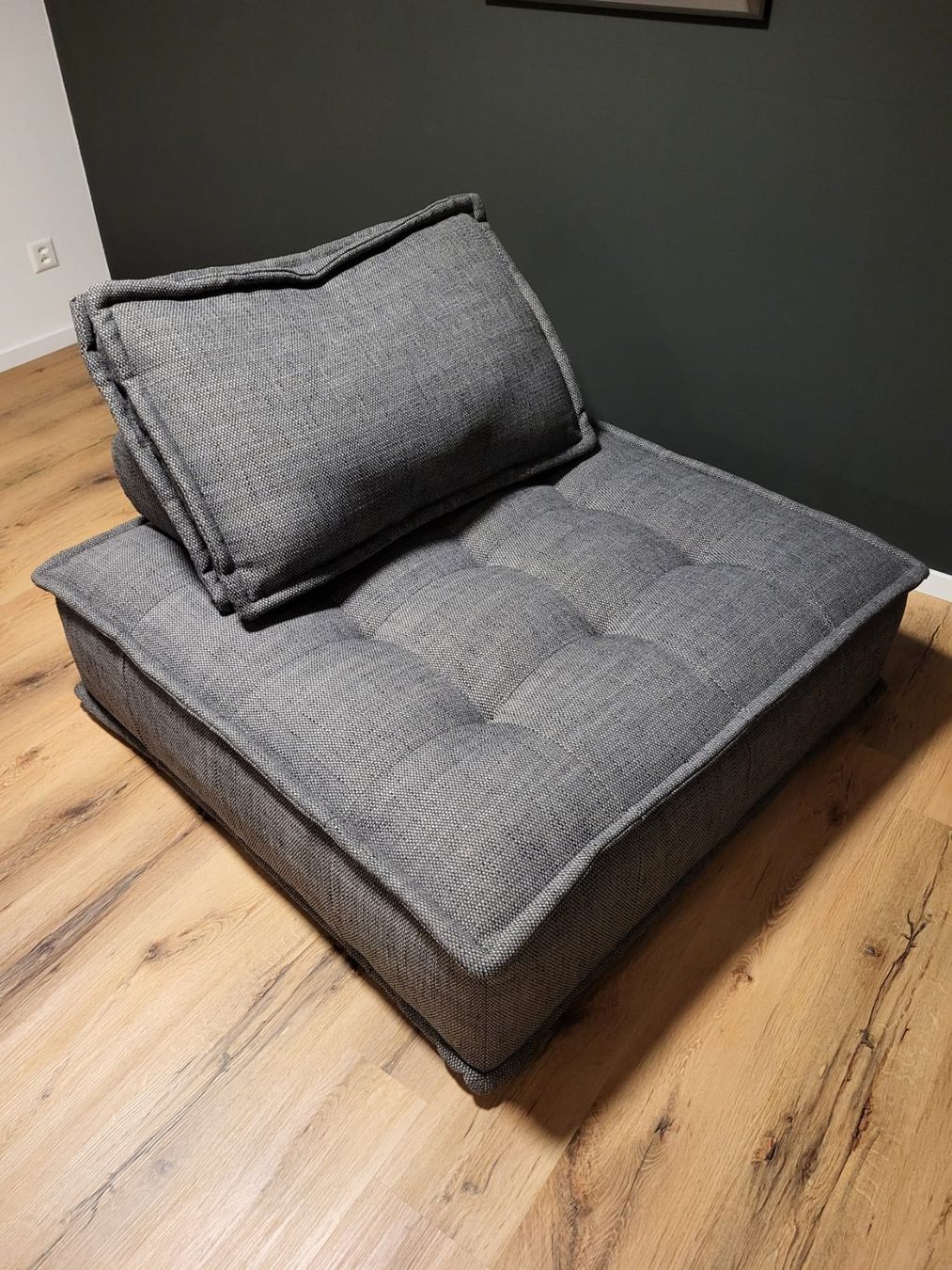 Maisons du monde Divani: 1x Chauffeuses/canapé gris NEO ELEMENTARY – Usato da St-Aubin FR venduto da -Fl4-
