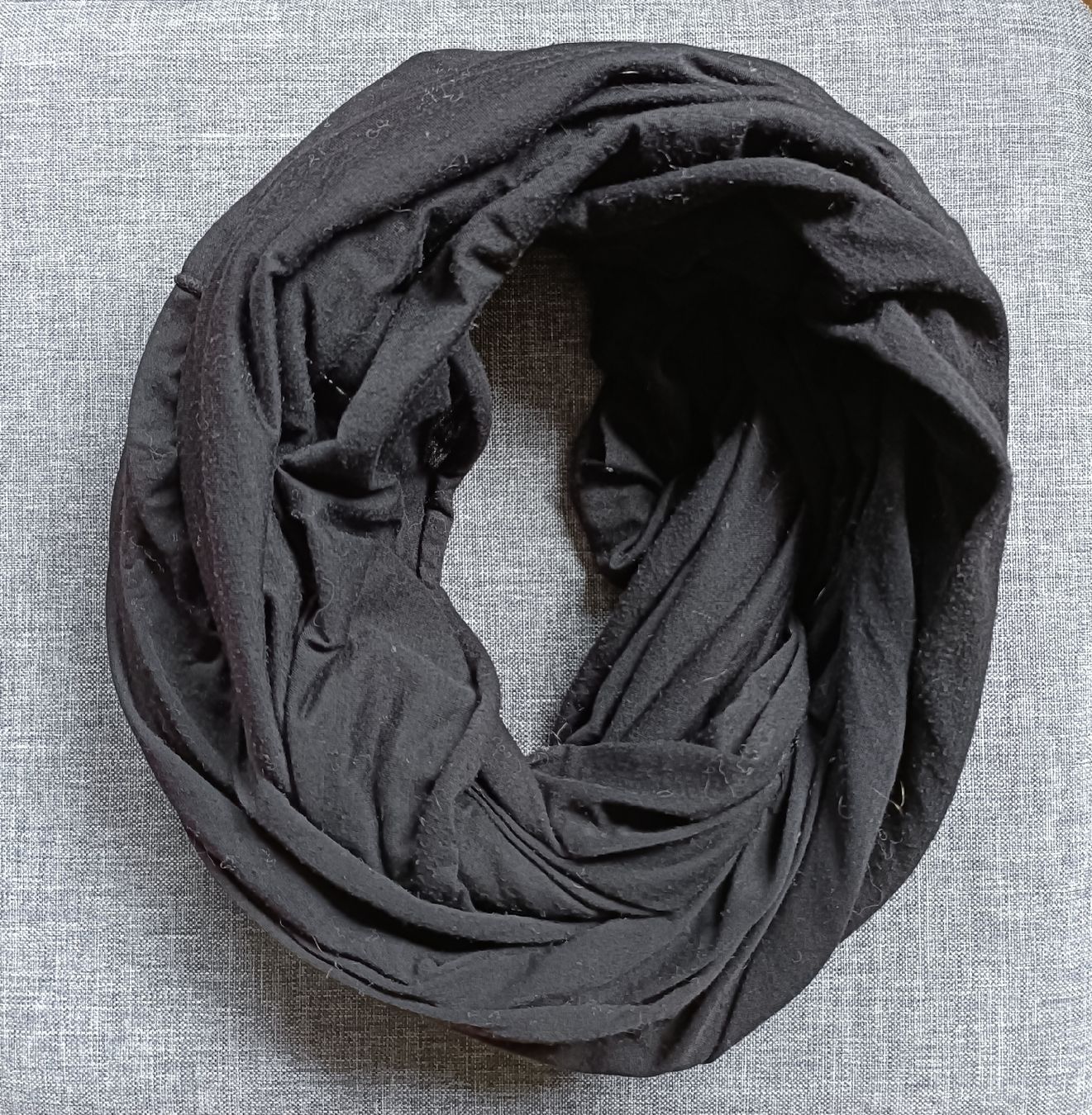 Foulard & Sciarpe: Écharpe/Foulard noir – Usato da Vétroz venduto da cin_2rdg