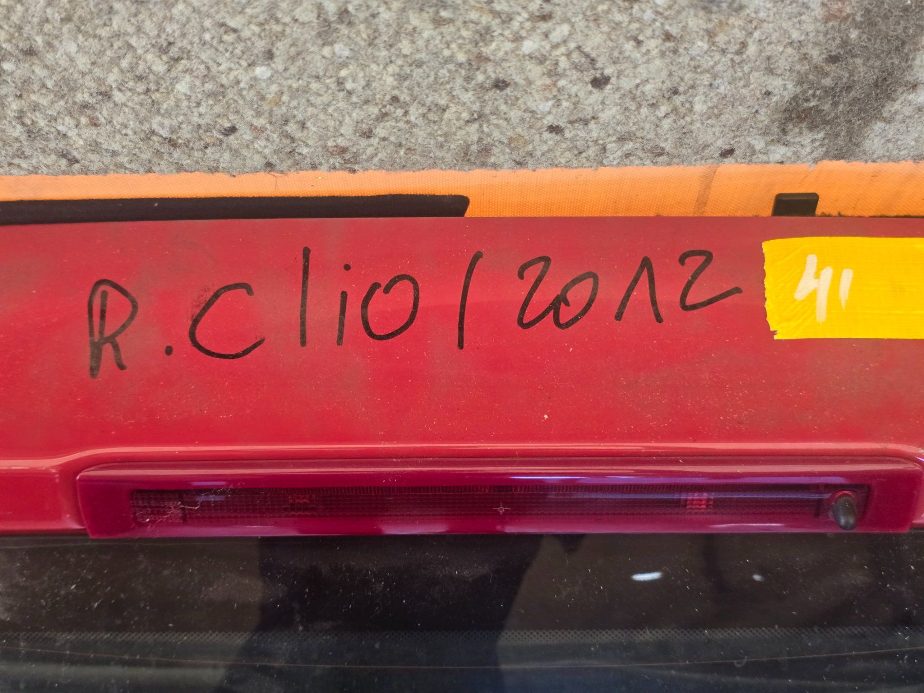 Renault Tutti pezzi di ricambio auto: Heckklappe Kofferraumdeckel Renault Clio 2012 – Usato da Muhen venduto da SHS98 1