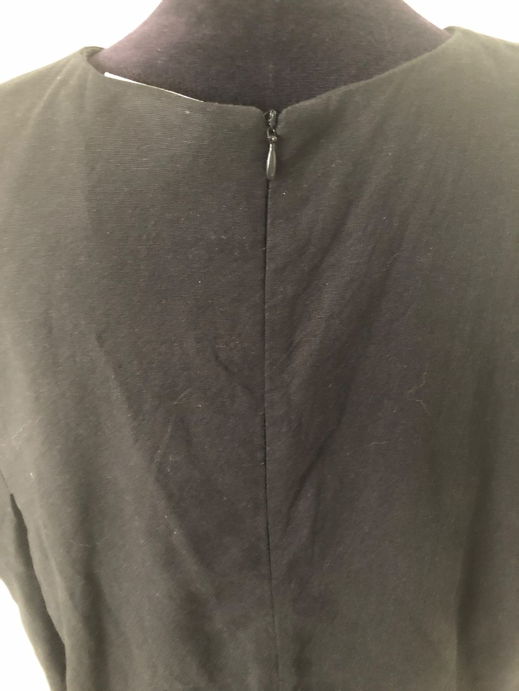 Kleider: Schwarzes Kleid, Grösse 46 – Neu (gemäss Beschreibung) aus Arlesheim von leyRum4.5 5