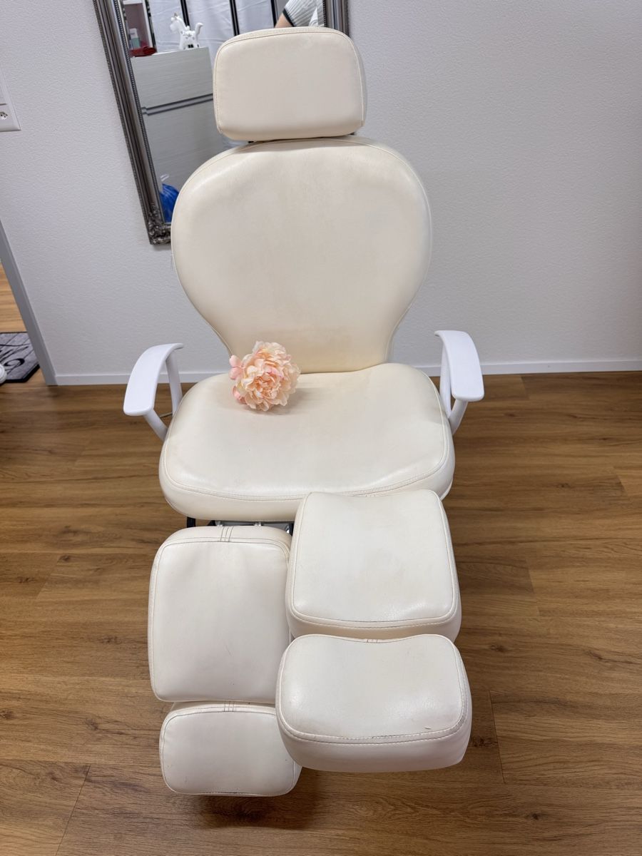 Lettini & sedie per cosmetici: Occasion Kosmetikstuhl – Usato da Wiler b. Seedorf venduto da luz_xvk8