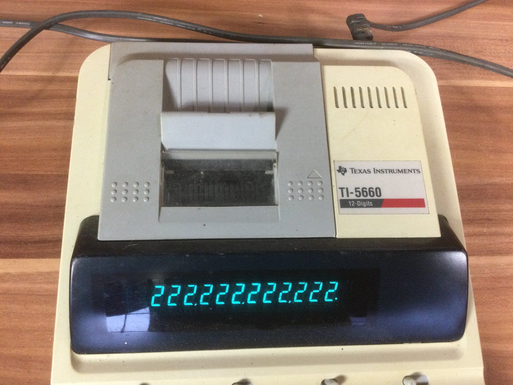 Texas Instruments Calcolatrici tascabili: Gebrauchter Texas Instruments TI-5660 Tischrechner – Usato da Wangen SZ venduto da kuriosum12 1