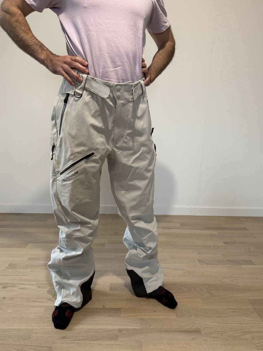 Columbia Pantaloni: Columbia Titanium Ski Pants – Nuovo (secondo la descrizione) da Fehraltorf venduto da mar_sy7l 2