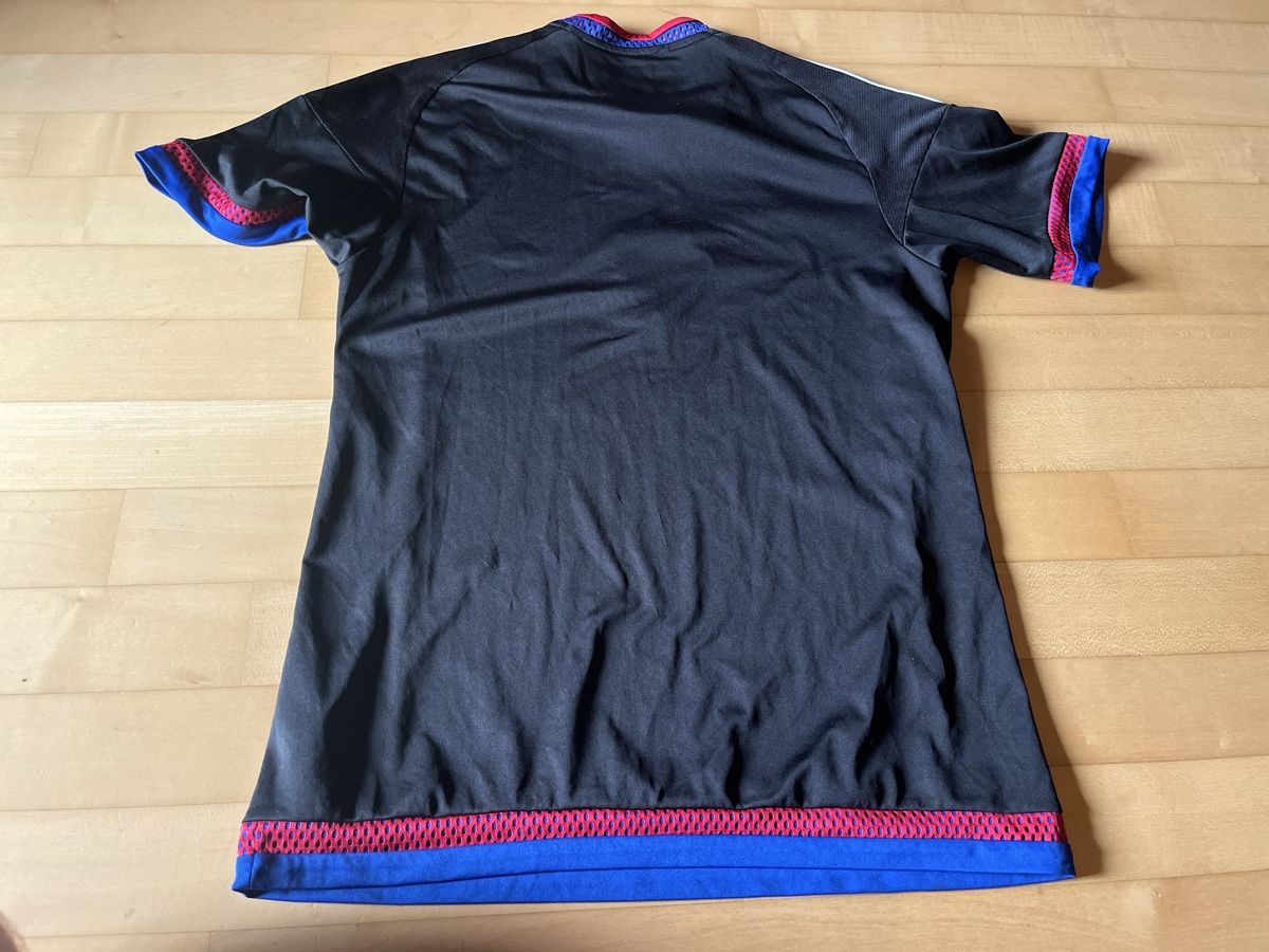FC Basel Canottiere & Pantaloni: FC Basel FCB Trikot 2015/16 – Usato da Wallisellen venduto da theadicts77 2
