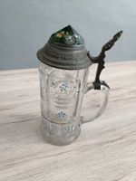 Dekorativer uralter, historischer Bierkrug