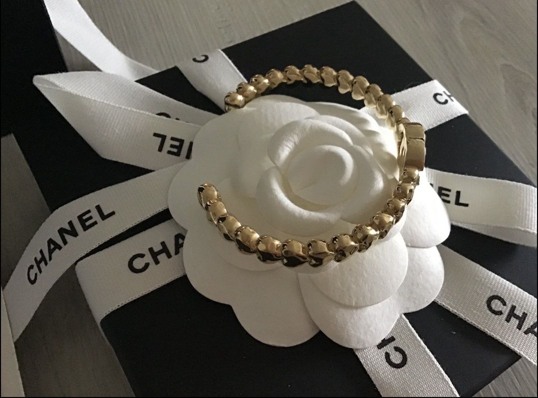 Chanel Herz-Armspange mit CC-Logo und Strass, Gold, Full Se (Gebraucht ...