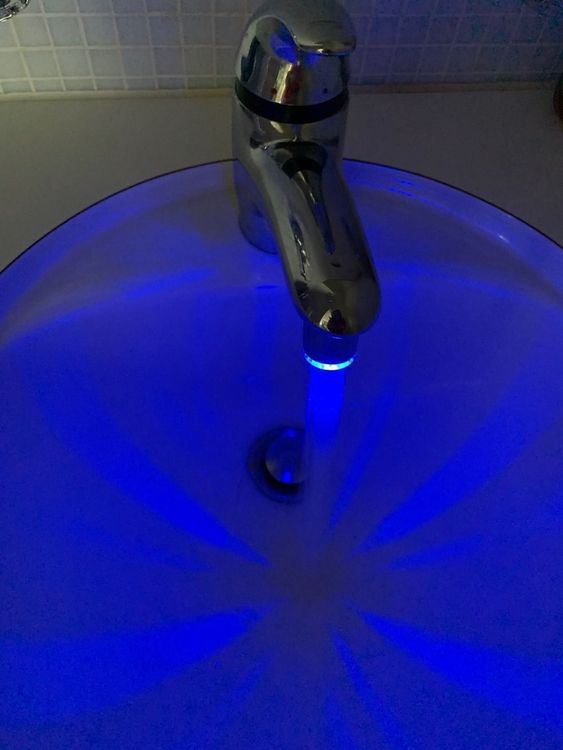 LED Wasserhahn Aufsatz Mit Temperaturanzeige - Leuchtet Durch Wasserkraft