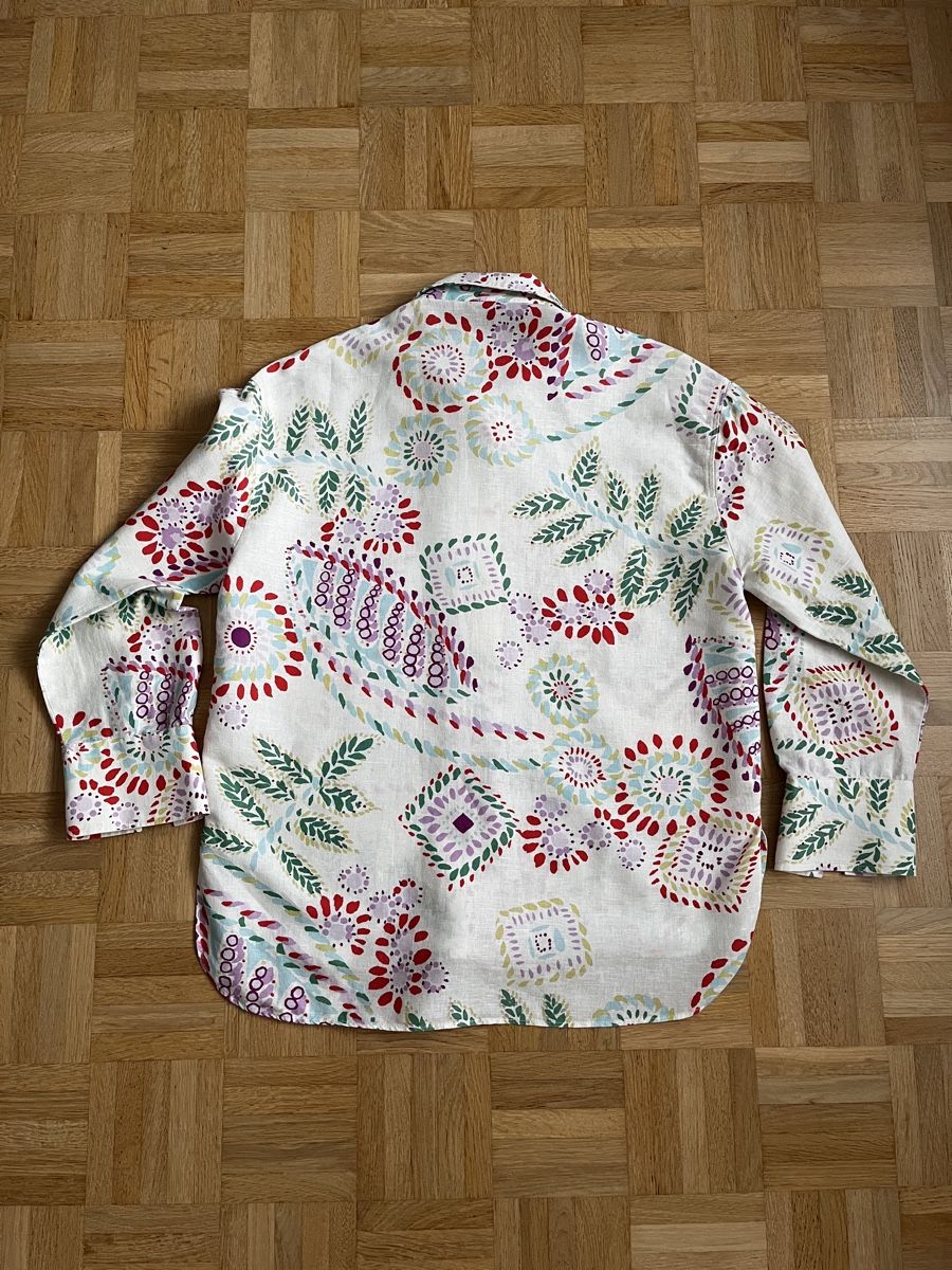Zara Camicette: ZARA Hemd Print Weiss Lila Gr. S  – Usato da Zürich venduto da Kleanthy 5