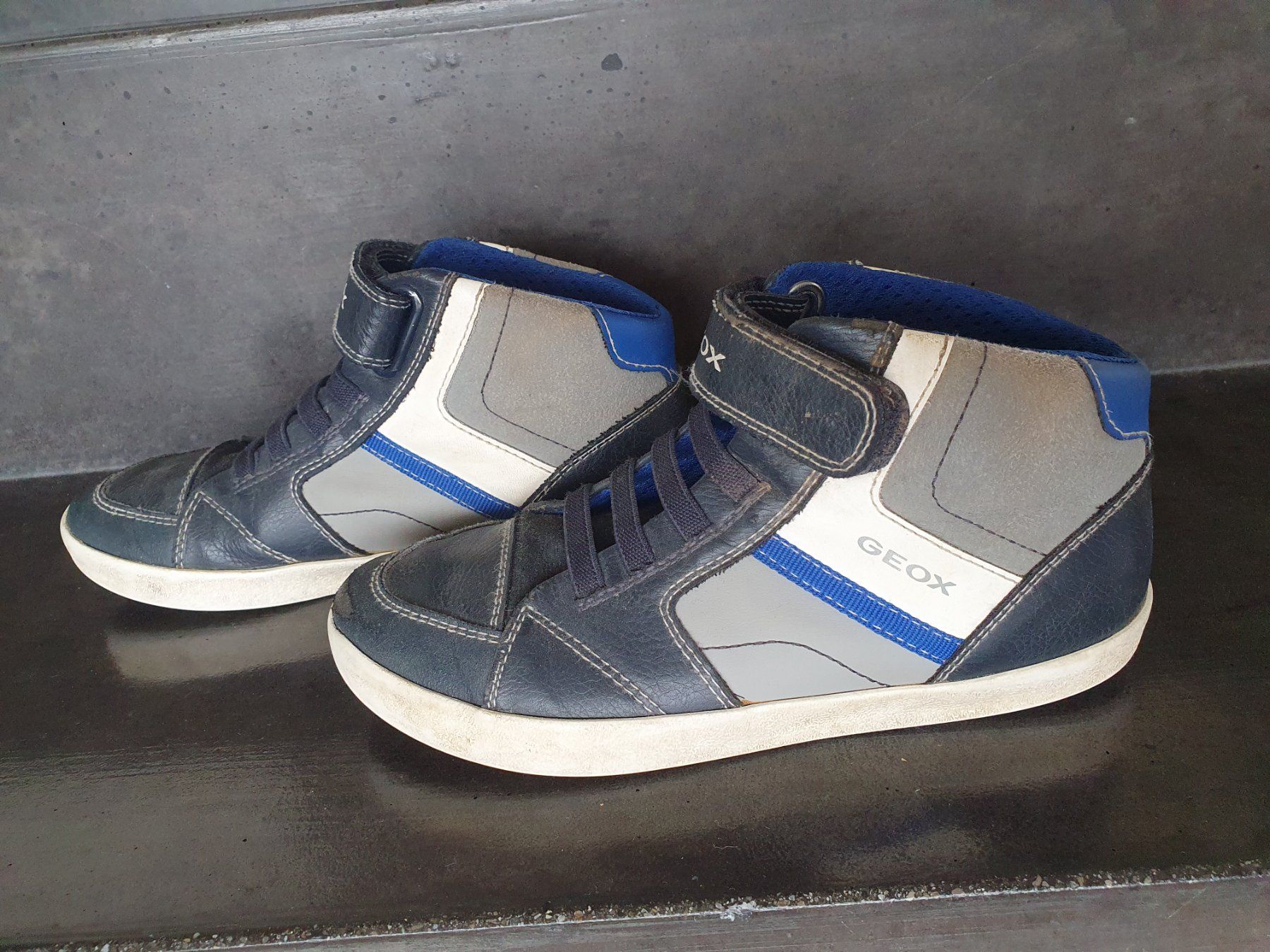 Geox Schuhe für Jungen: Geox Schuhe Gr. 33 – Gebraucht aus Villars-sur-Glâne von richardette 1