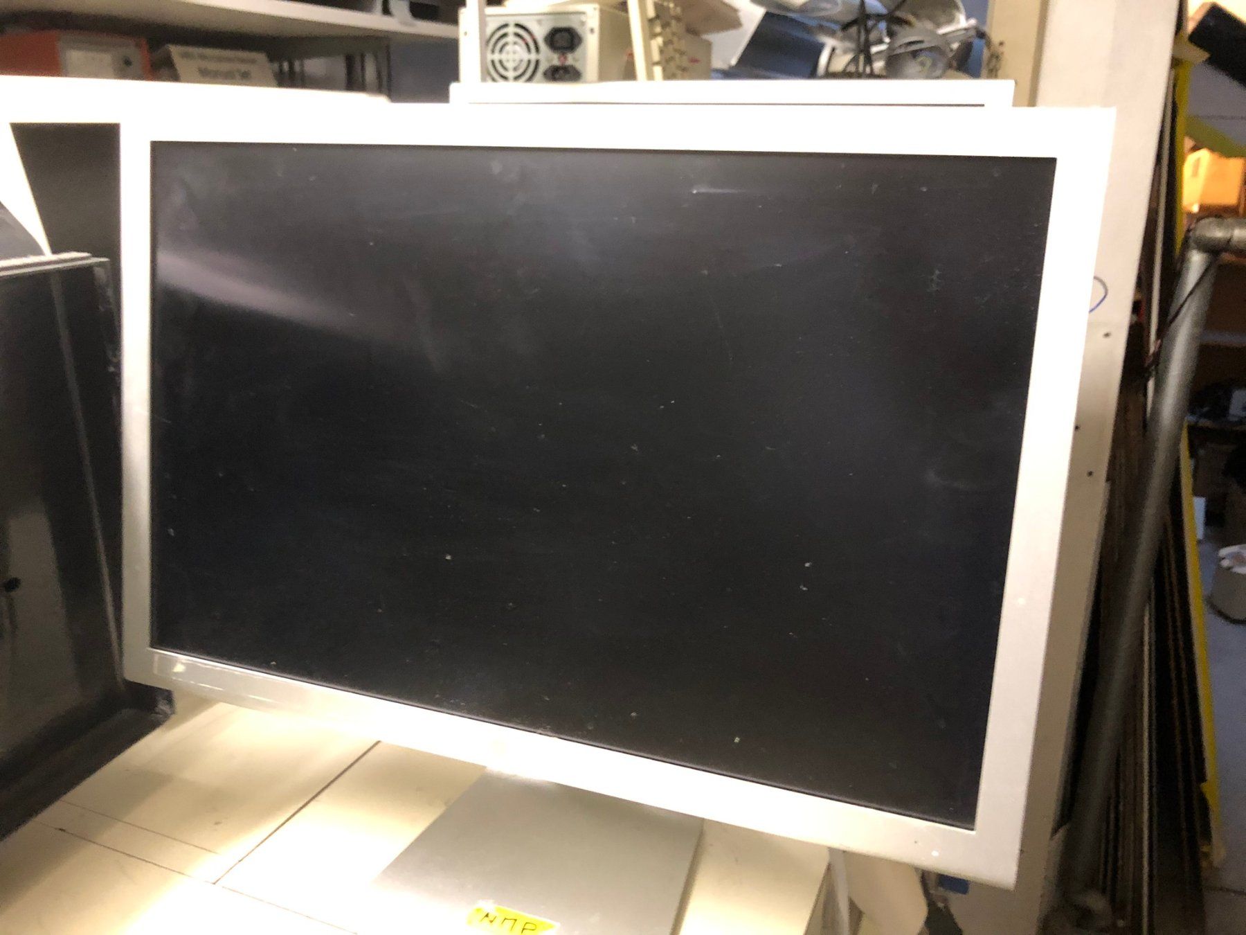 Apple Monitor: Apple Mac Cinema Display A1081 (Bildschirm) – Difettoso da Hinterkappelen venduto da atomschnee