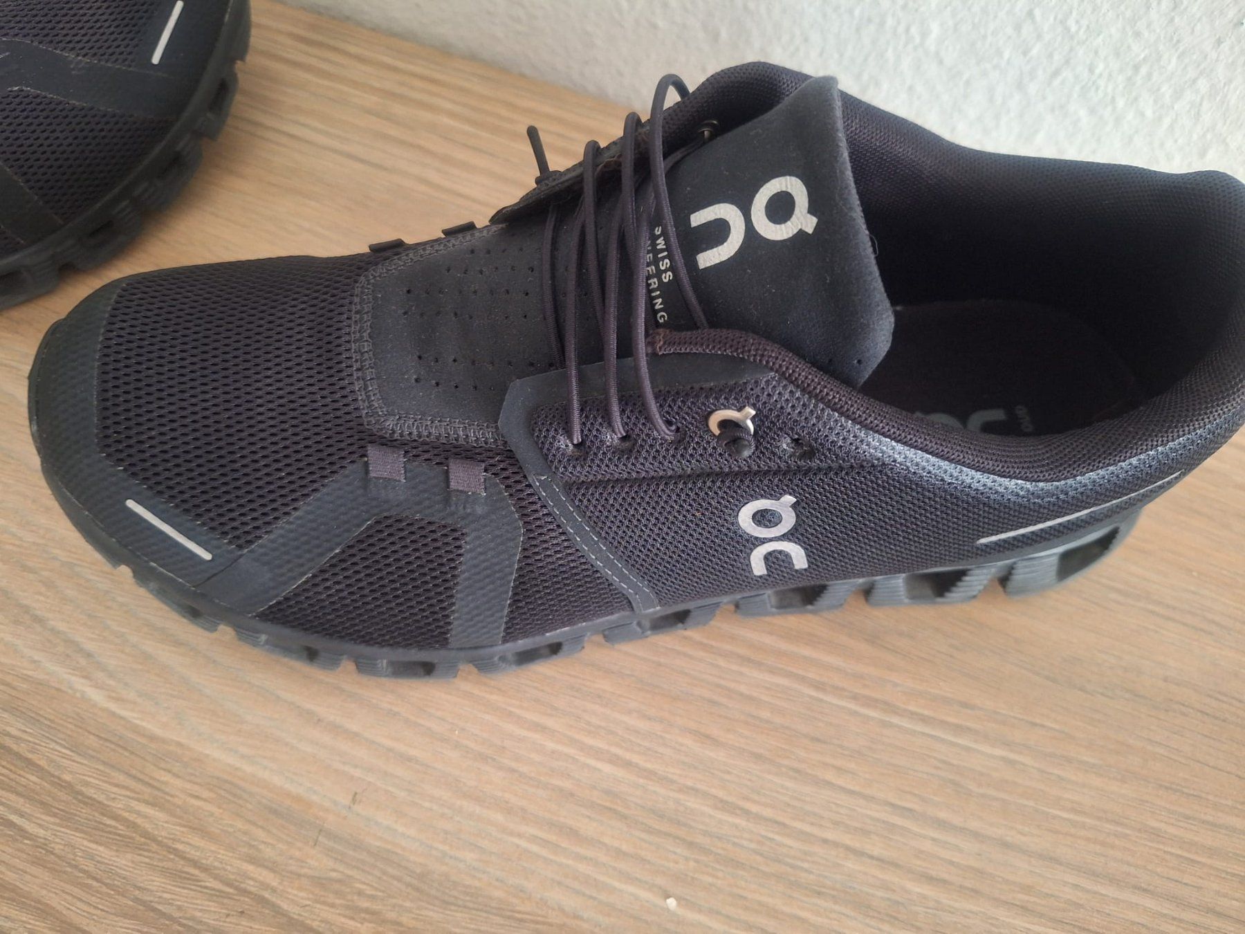 On Scarpe da uomo: Herrenschuhe "ON" 44 NEUWERTIG – Nuovo (secondo la descrizione) da Embrach venduto da Alian1 1