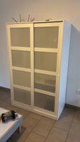 Armoire blanche avec porte coulissante 