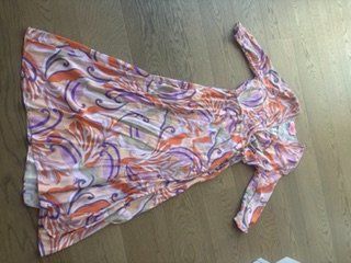 Schönes Kleid von Lieblingsstück, super Farben