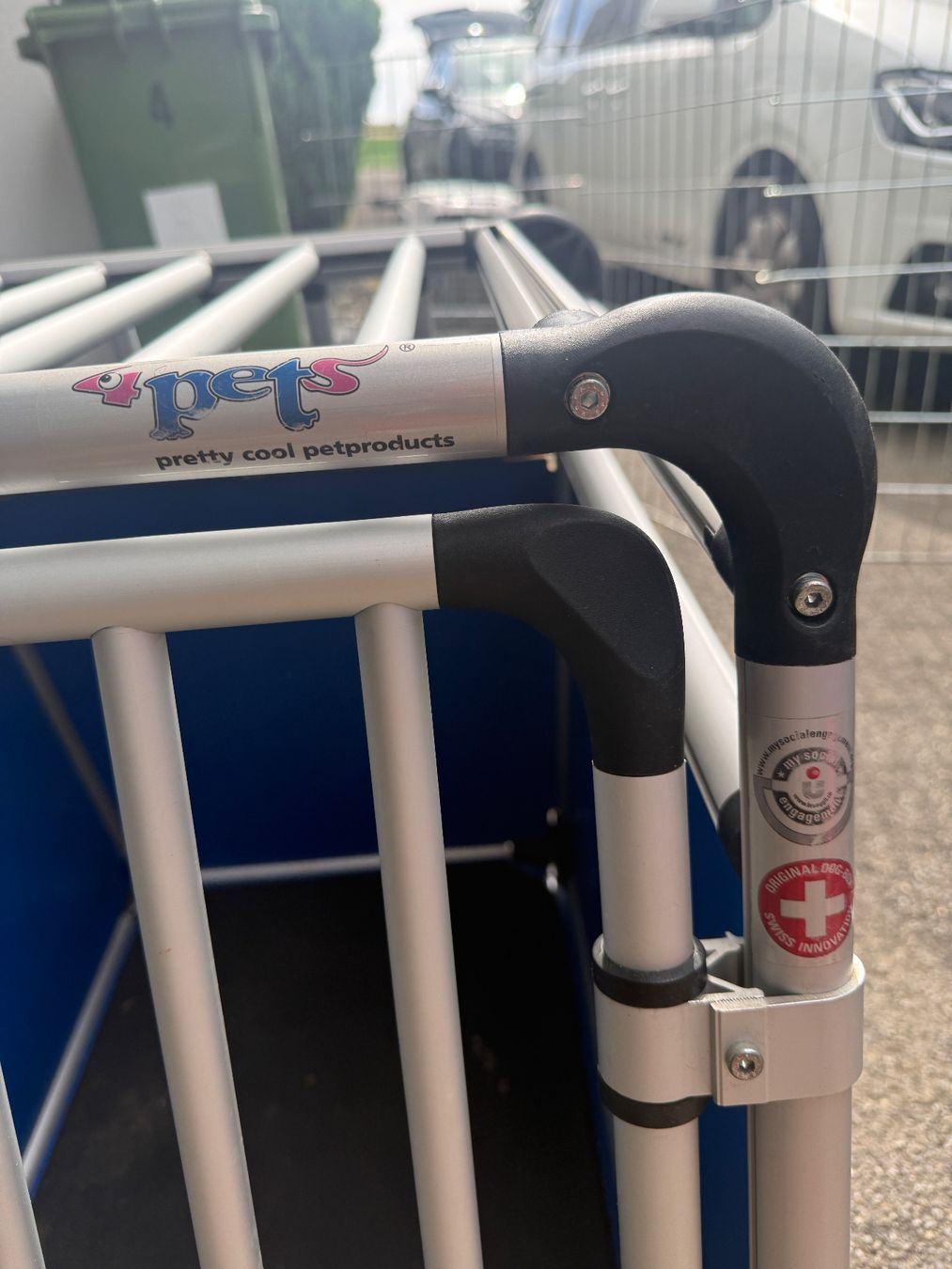 4pets Gabbie, trasporto & Sicurezza: Hundebox Aluminium gebraucht – Usato da Fischbach-Göslikon venduto da Joy222 5