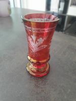 Vintage Vase aus Glas, rot, mit Gravur, Top Zustand!