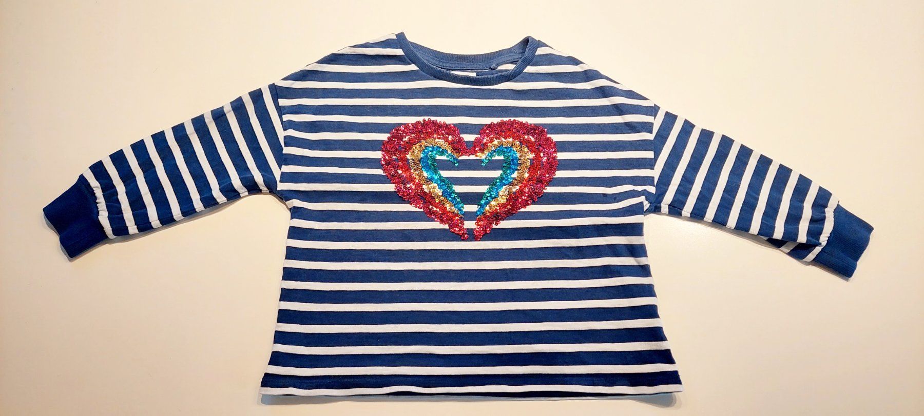 Next Blusen, T-Shirts & Tops: 2 STÜCK SWEATSHIRT | NEXT & SFERA  | Grösse 110 / 116 – Gebraucht aus Oberweningen von Feindesign 5
