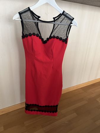 Rotes Minikleid, Gr. 36, mit Spitze - perfekt für den Sommer