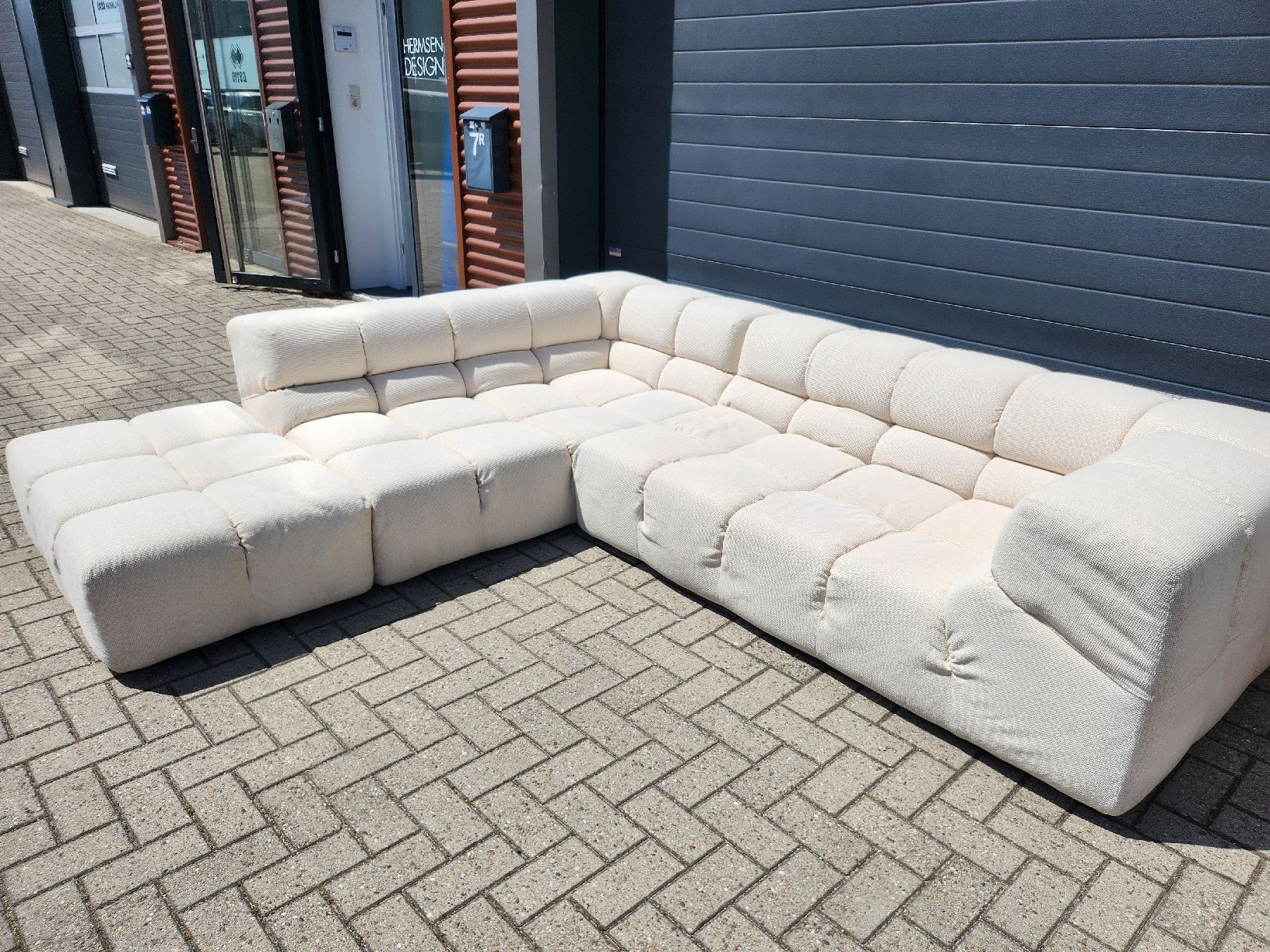 B&B Italia Divani: B&B italia Tufty Time sofa by Patricia Urquiola – Usato da Gelderland venduto da HermsenDesign 1