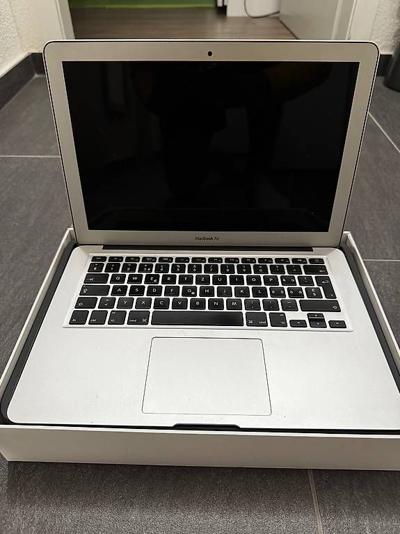 Apple Notebook: Macbook Air (2015) inkl. Apple Mouse – Usato da Thalwil venduto da SeileSve