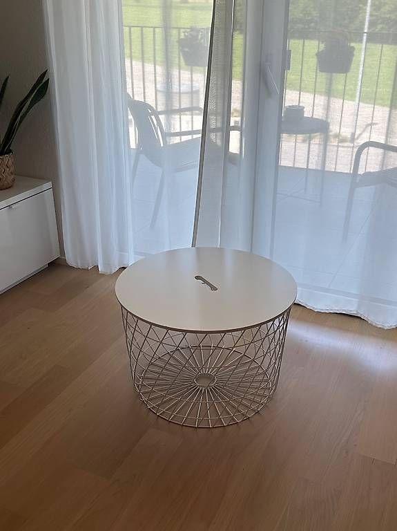 Tavoli: Ikea SOfatisch 1 Jahr benutzt  – Usato da Oberwangen TG venduto da ren_7yt7 1