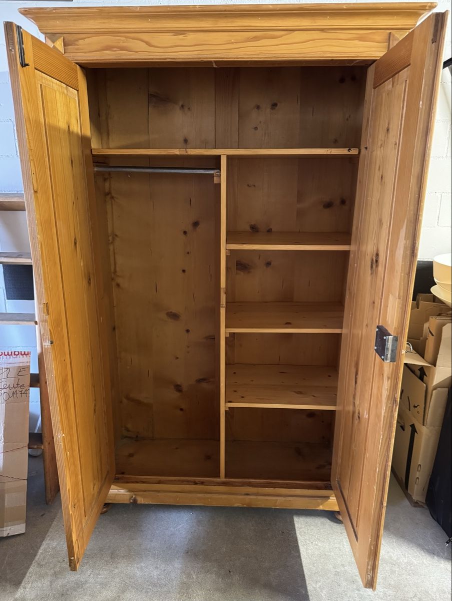 Schränke: Antiker Holzschrank – Gebraucht aus Ebertswil von audivero 1