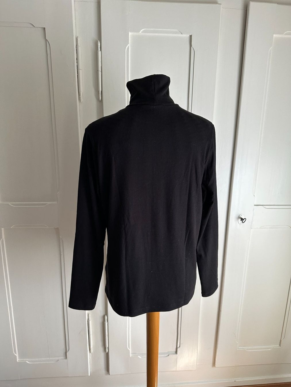 H&M Pulls & Sweat-shirts: Rollkragen Langarmshirt schwarz L – D'occasion à Zürich par Diazaio 2