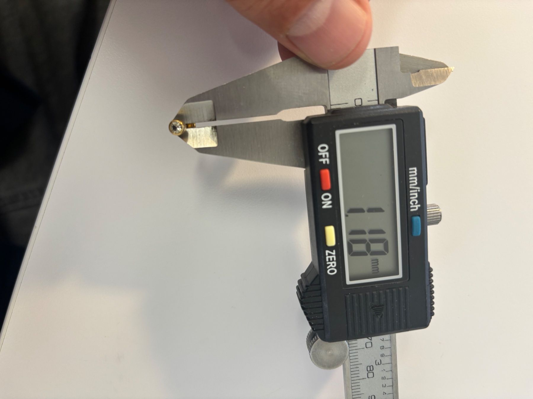 Orecchini pendenti & Orecchini a lobo: Einzelner 18 Karat Gold Ohrstecker / Piercing – Usato da Zürich venduto da Almog 4