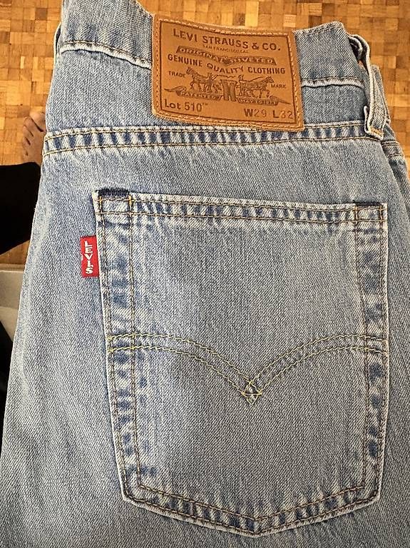 Jeans: Pantaloni Jeans Levi's  – D'occasion à Pregassona par ara_zvf2 2