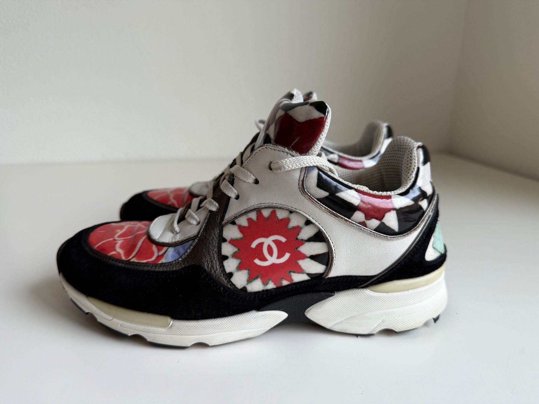 Robes: Chanel Turnschuhe – D'occasion à Winterthur par 19.19 1