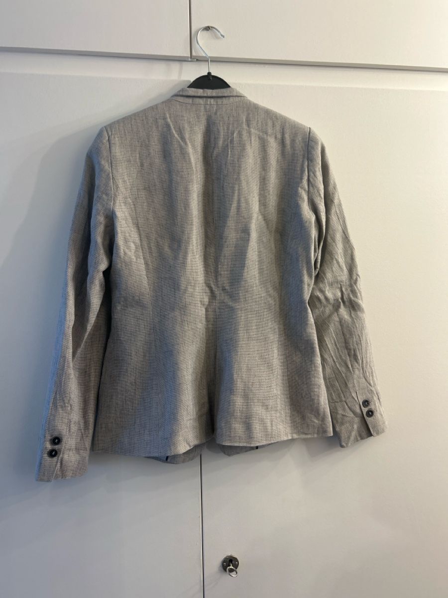Zara Giacche: Zara Basic Grey Blazer - Size M – Usato da Marly venduto da redinaber 2