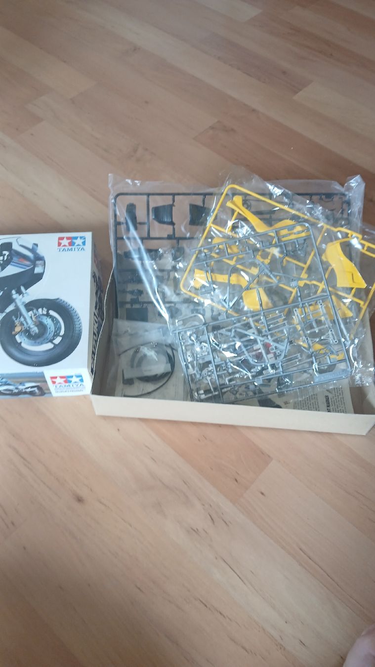 Tamiya Kit di modellismo & Modellini statici: Tamiya Suzuki RG250 – Nuovo (secondo la descrizione) da Rickenbach LU venduto da mai_cyk6 2