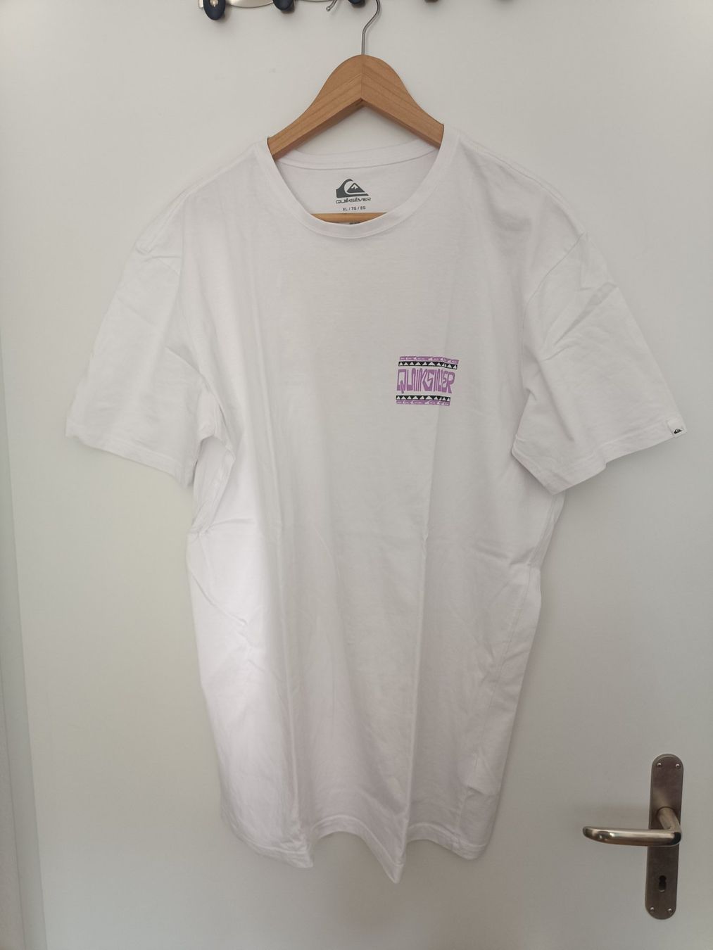 Quiksilver T-Shirts: Quicksilver tshirt weiss mit logo – Neu (gemäss Beschreibung) aus Zürich von nin_jl89