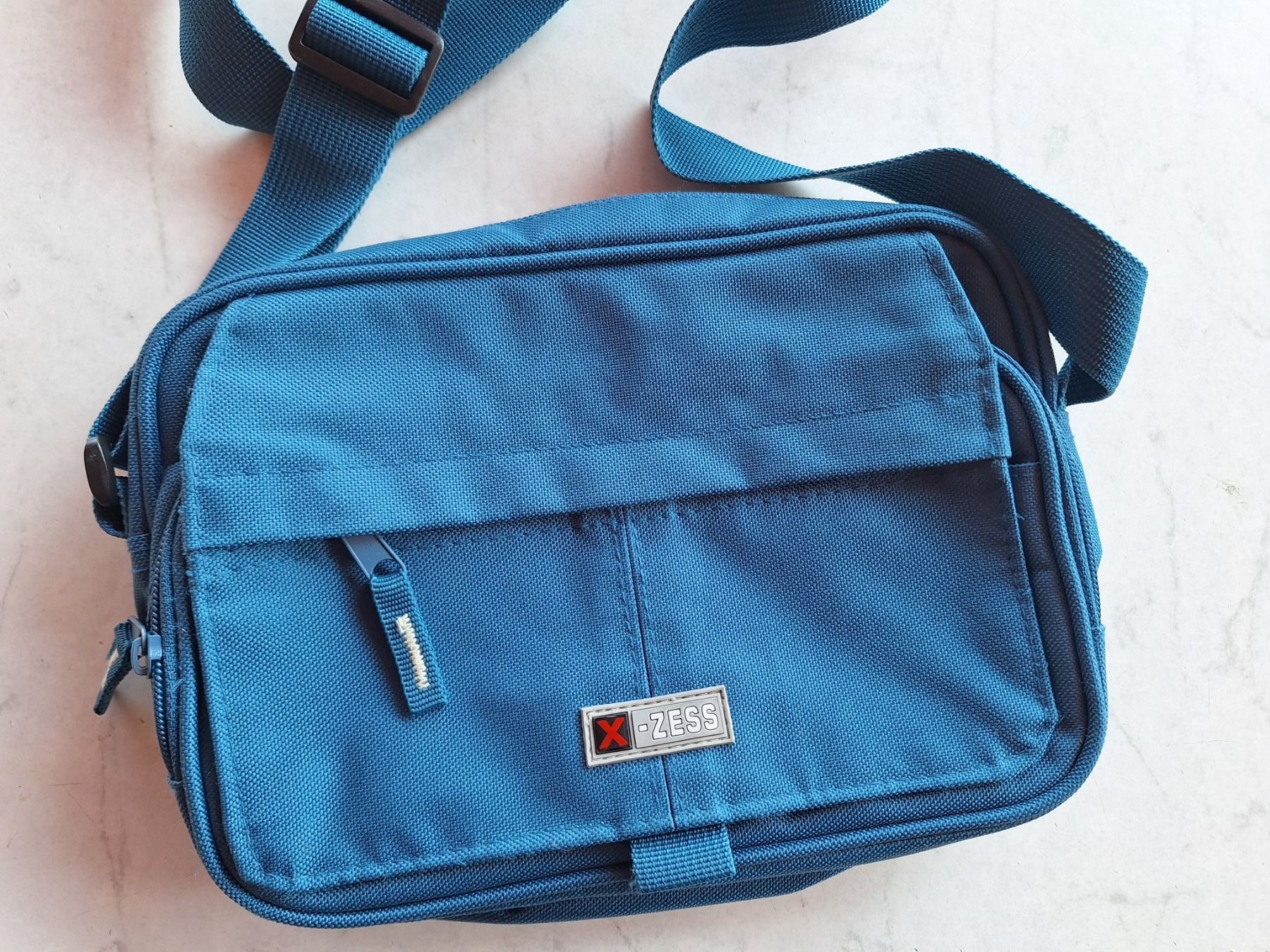 Taschen: X - ZESS TASCHE BLAU MIT RV – Neu (gemäss Beschreibung) aus Huttwil von Kunterbuntli
