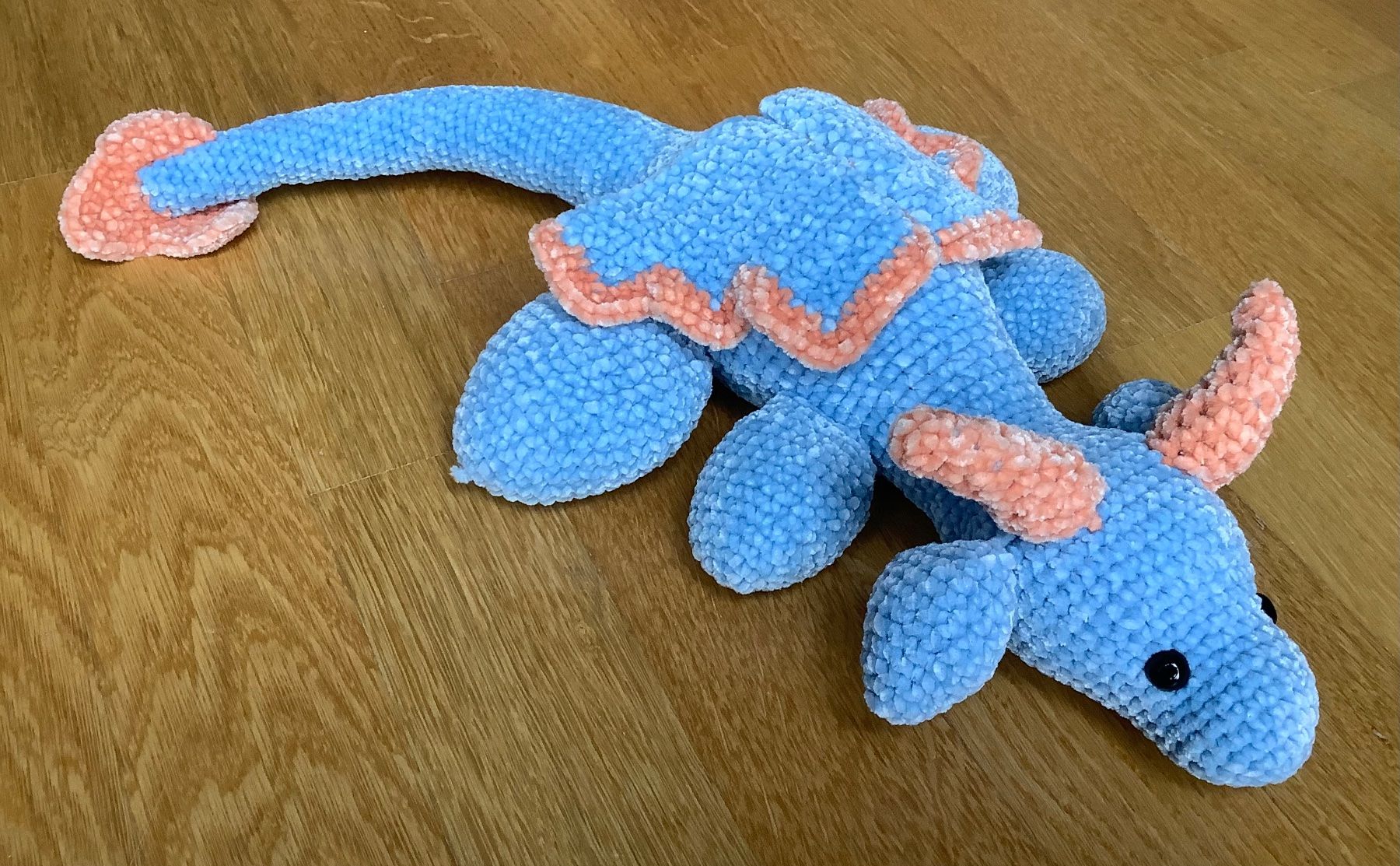 Figuren: Gehäkelter amigurumi Drache, Handmade – Neu und originalverpackt aus Adliswil von Urspirit