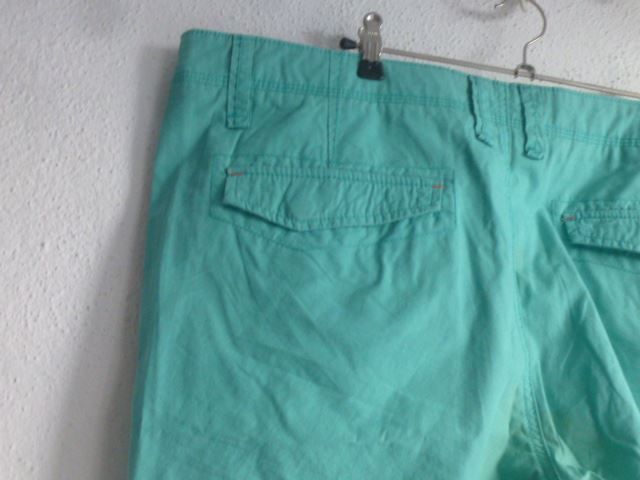 C&A Hosen: Bermuda Hose Grün Gr. 42,  NEU – Neu (gemäss Beschreibung) aus Hinwil von Glasperlen 2