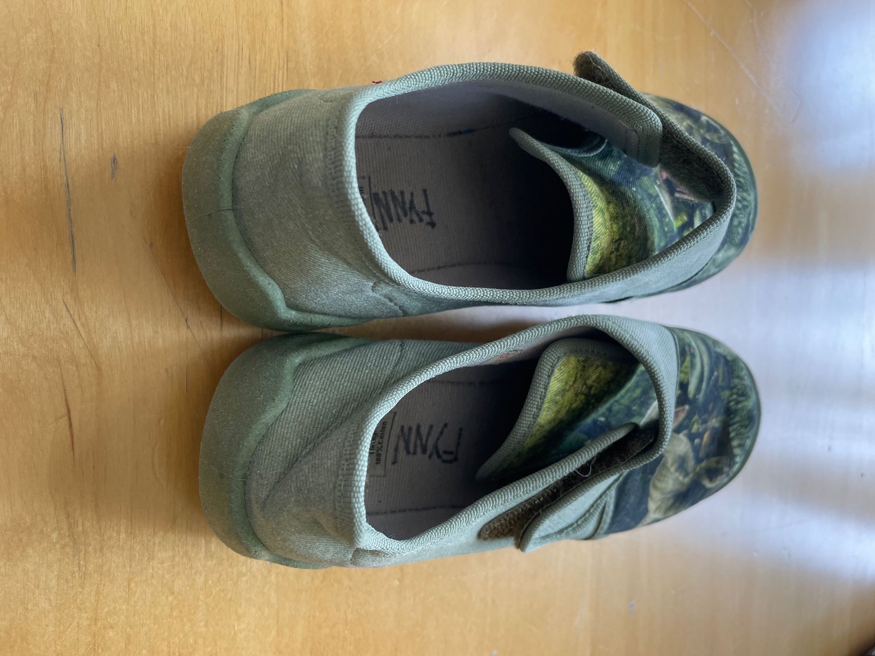 Scarpe per ragazzi: Dino Hausschuhe gr 32 – Usato da Ebikon venduto da Agnes62 1