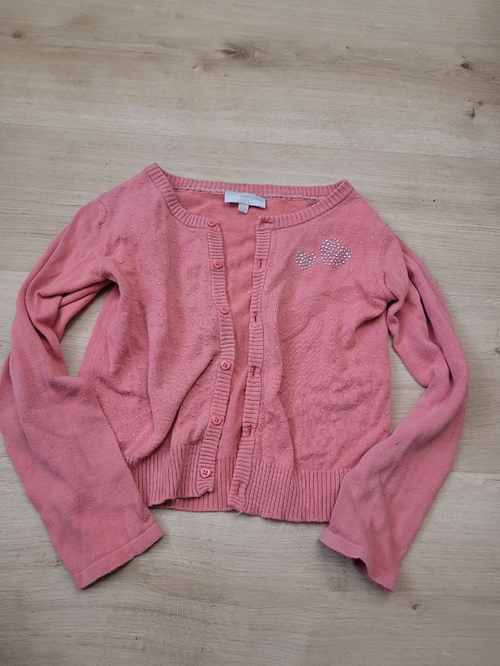 Vestes & Manteaux: Strickjäcklein Charles Vögele Gr. 128 – D'occasion à Lupsingen par sta_wgg5