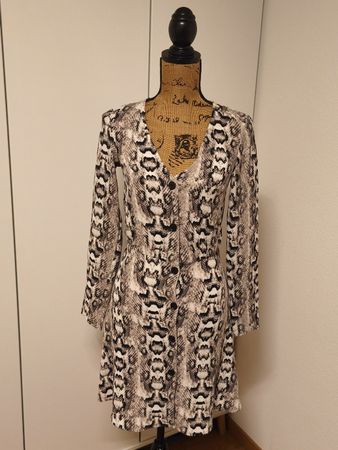 Kleid H&M Divided Schlangenmuster Grösse 34