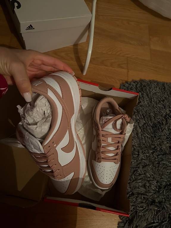 Scarpe da donna: Nike dunk low pink 38.5 – Usato da Zürich venduto da sok_p7zx 3