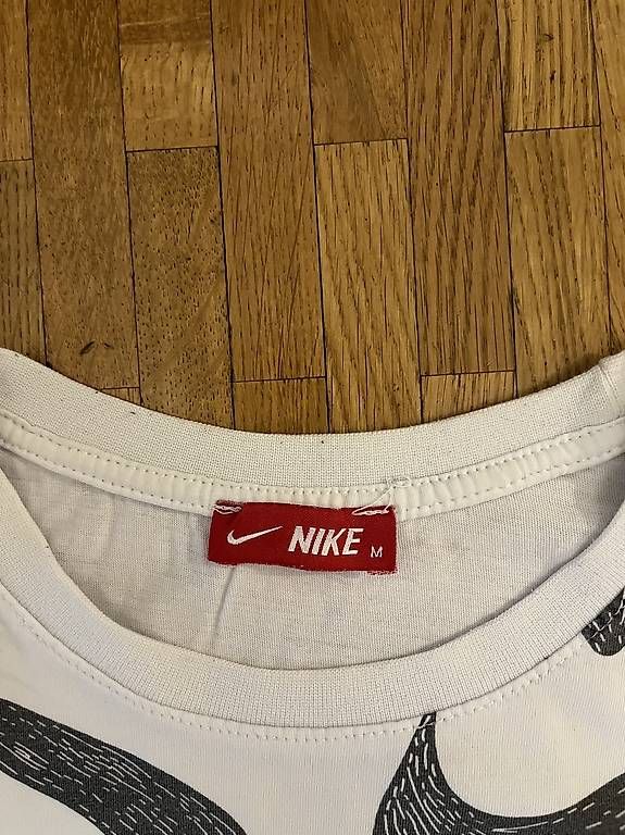 T-Shirts: T-shirt Nike – Gebraucht aus Genève von lua_8czq 1