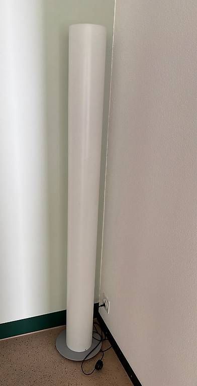 Micasa Lampade: Moderne Stehleuchte mit stimmungsvollem Licht – Usato da Winterthur venduto da Fazzoletto 2