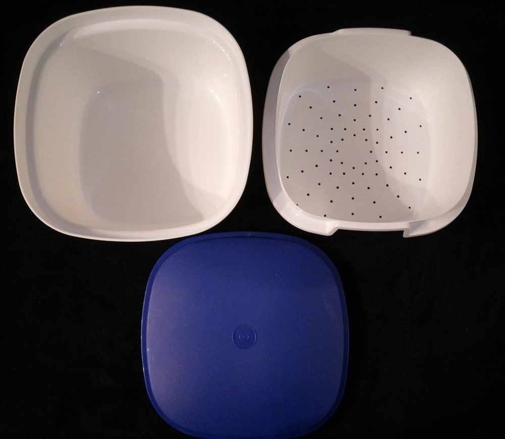Tupperware Elettrodomestici da cucina: TUPPERWARE Multi Server 3. teilig in Weiss mit blauem Deckel – Usato da Werdenberg venduto da EXA-Secondhand 1