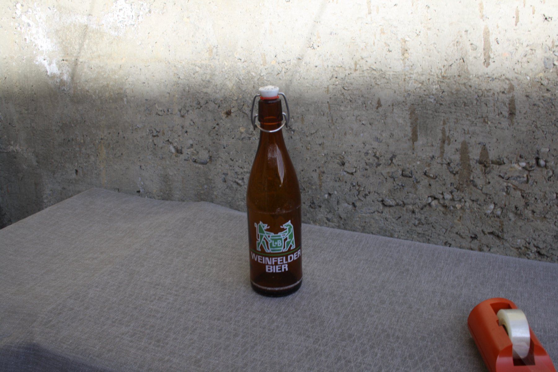 Bicchieri, Caraffe & Bottiglie: BIERFLASCHE WEINFELDER BIER L+B BÜGELFLASCHE – Usato da Wauwil venduto da Pneuedy 2